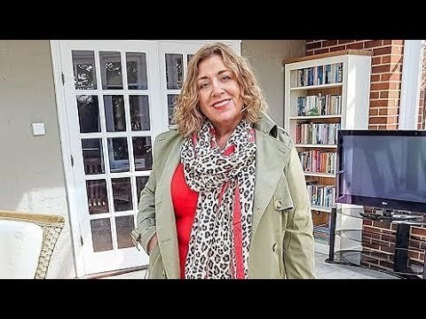 Natural Older Women Over 50 60 | Classy Fashion That Never Ages