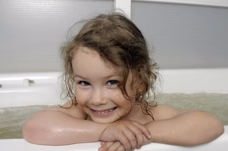 Maillots de bain : 6 modèles parfaits pour les petites tailles